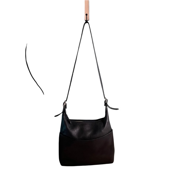 Coach Legacy Should Bag - Picture 3 of 9